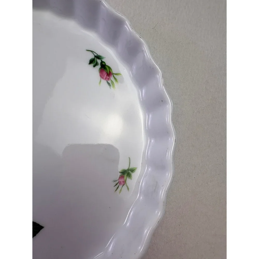 Christineholm Quiche Tart Pan 9.5in White Rose Floral Scalloped Edge cottagecore